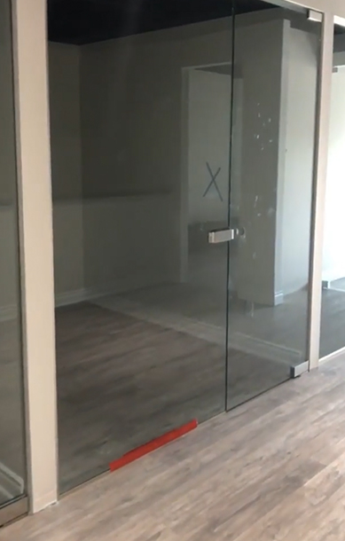 galss_doorswithlocks