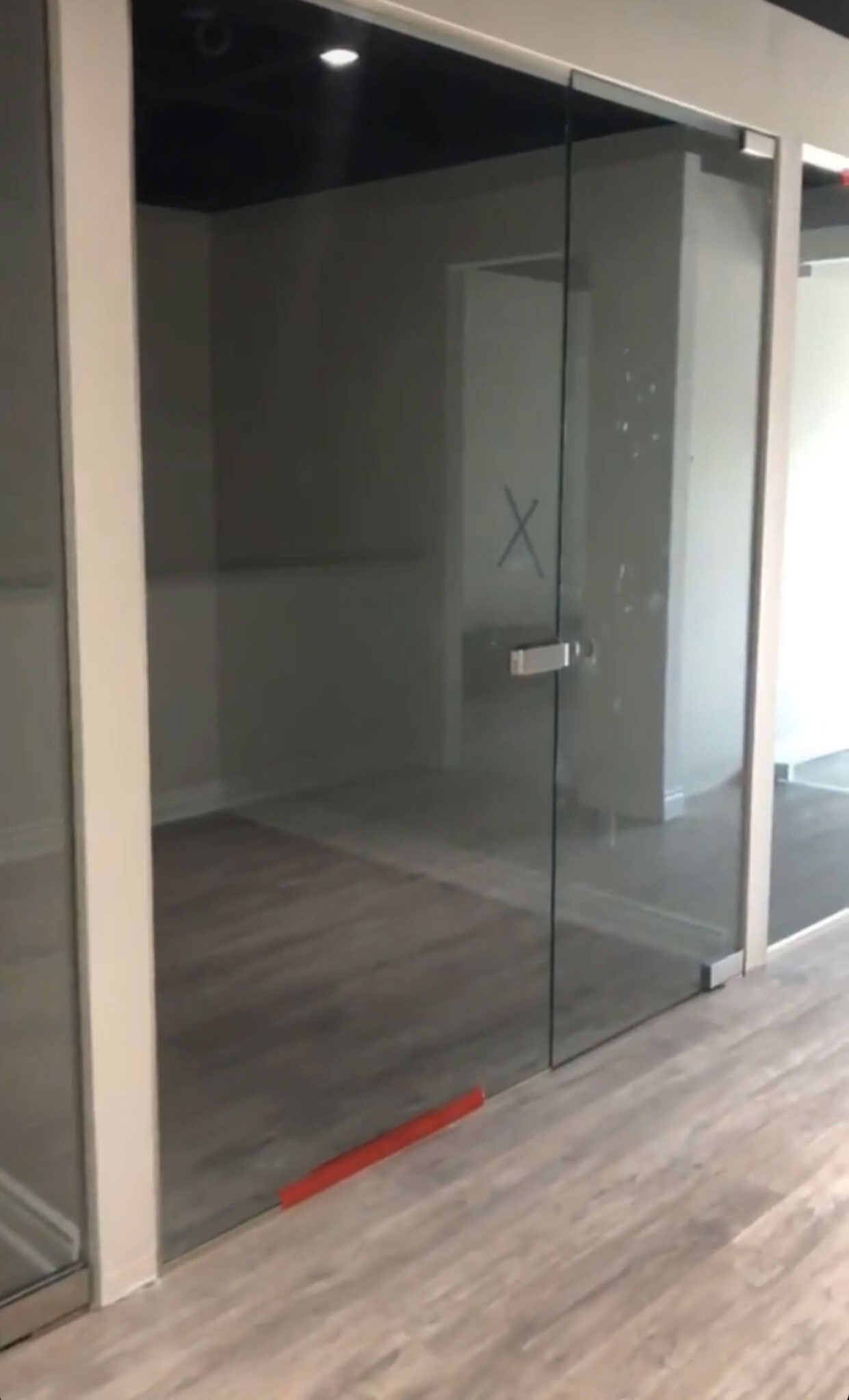 glass_office_1