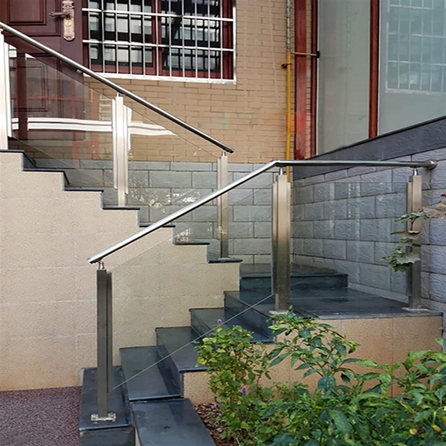 Exterior Ralling